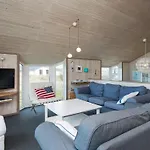 4 Star Holiday Home In Henne Дом отдыха *